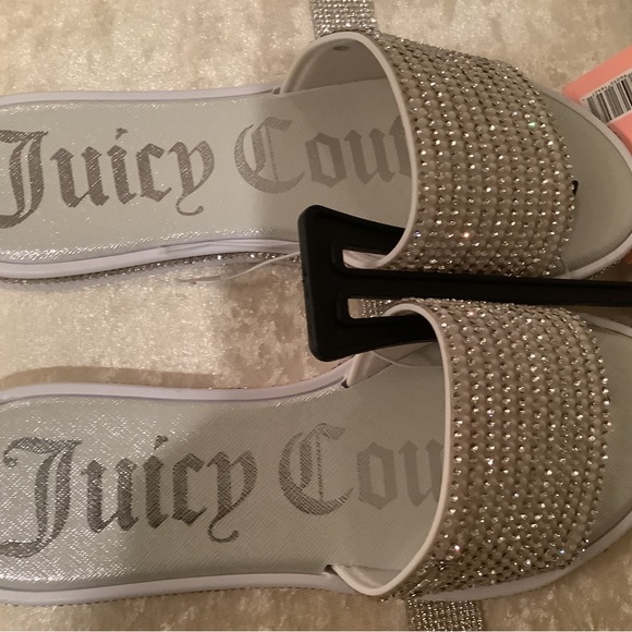 Beautiful juicy couture silver crystal sandals - Picture 3 of 3